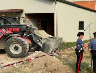 Gattatico. Muore sul lavoro a 67 anni colpito da un macchinario
