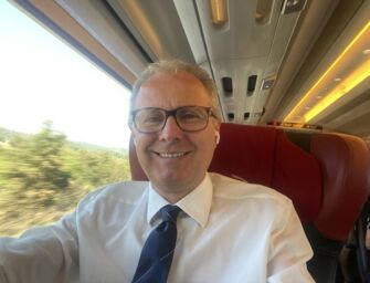 Guidetti: canti pure, ma al diavolo West