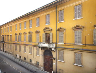Visite guidate a facciate e cortili degli antichi palazzi di Reggio