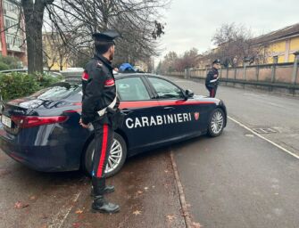 Reggio. Litiga con il cugino per l’acquisto di un mocio per pavimenti e lo accoltella