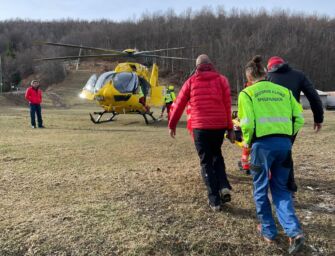 Si schianta con il parapendio sul Ventasso