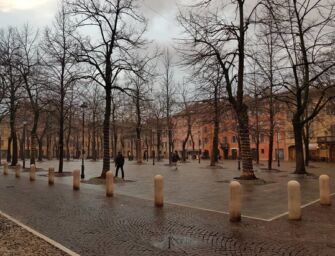 Reggio. Il Comune abbatte alberi in centro storico