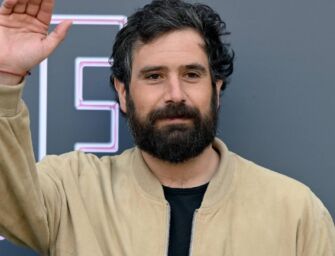 Il tour estivo 2024 di Tommaso Paradiso parte dal Ferrara Summer Festival