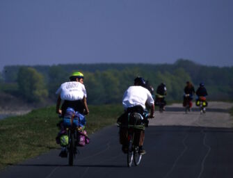 Cicloturismo. Ferrara in bici su Destra Po