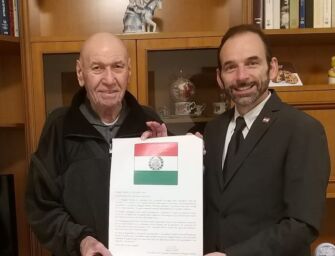 Reggio. Premiata la sentinella del Foscato che da oltre 30 anni aiuta i suoi vicini con le pratiche