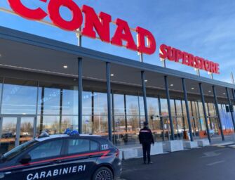 Ladri messi in fuga, salta il colpo al Conad di Correggio
