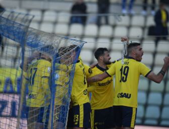 Il Parma crolla a Modena: 3-0 per i canarini