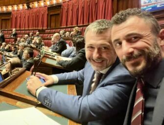 Sparo a festa di Capodanno con Delmastro. Deputato FdI Pozzolo: “Pistola mia, ma non ho sparato”