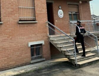 Botte in auto alla collega, denunciata 36enne