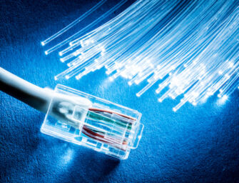 Retelit accelera sulla fibra e compra il 100% di Bt Enìa