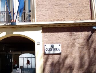 I furbetti del questurino. Passaporti veloci: 5 indagati a Reggio, c’è anche una poliziotta