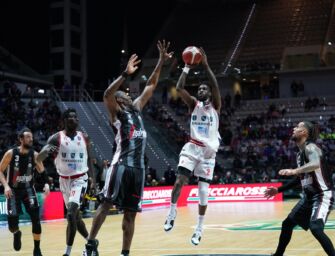 Basket. Una strepitosa Unahotels batte la Virtus ai quarti di Coppa Italia