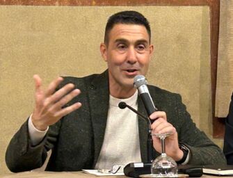 Una tiepida contestazione accoglie Vannacci a Reggio