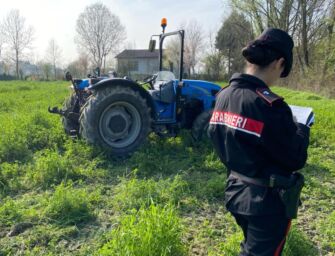 Correggio. Ritrovati nella boscaglia due trattori e un autocarro rubati