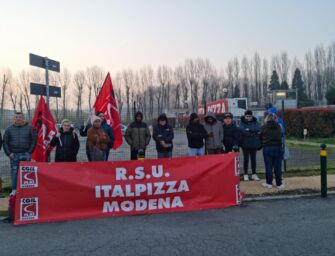Sciopero e presidio davanti a Italpizza