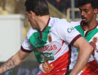 La Reggiana vince a Catanzaro e agguanta il Modena (1 a 0)