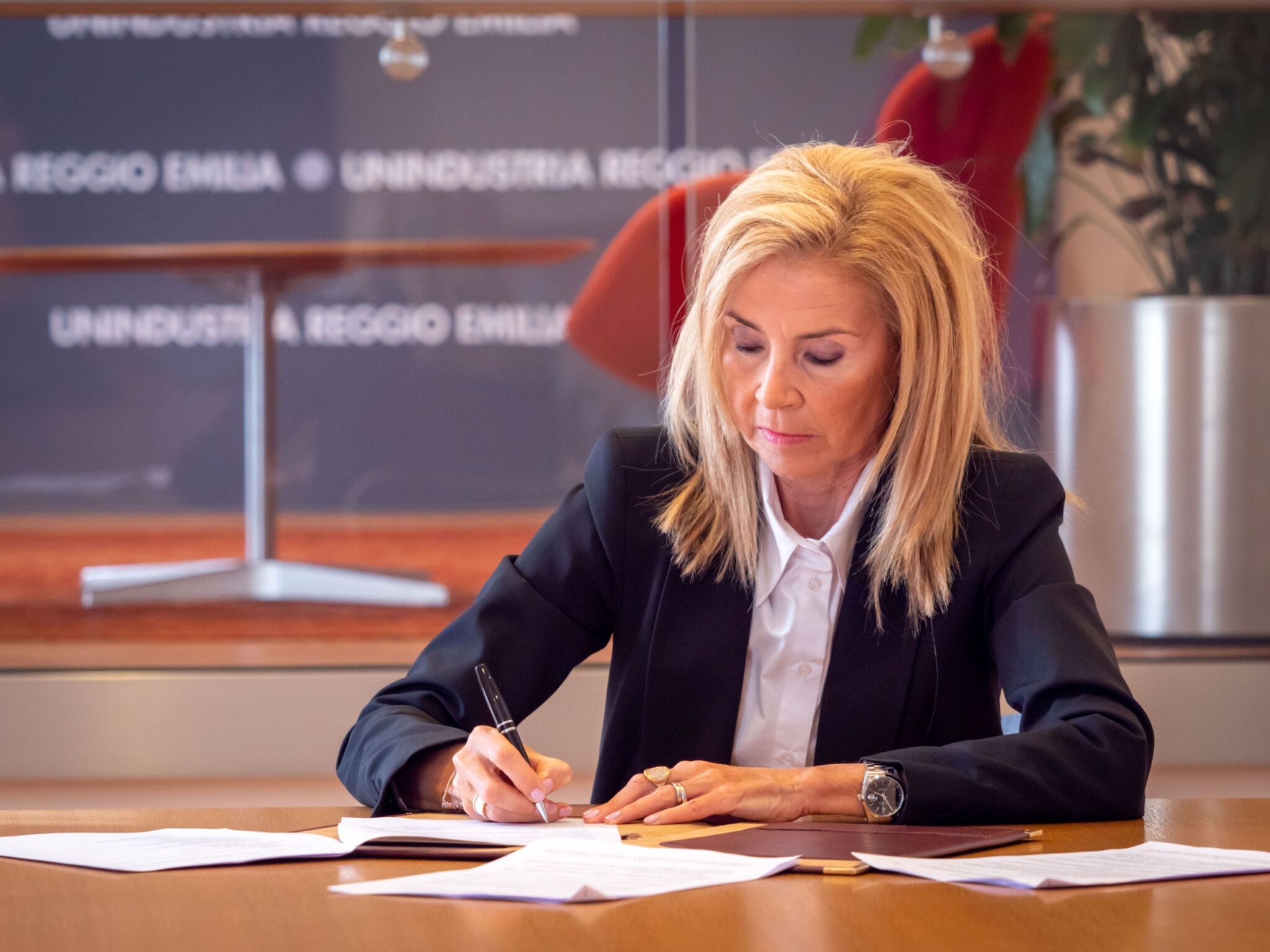 Reggio, sollevazione popolare per salvare l’Agenzia delle Dogane | 24Emilia