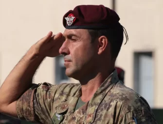 Dopo le polemiche, il generale Vannacci arriva a Reggio