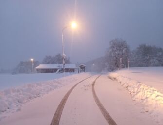 Torna l’inverno: scuole chiuse a Frassinoro (video e foto)