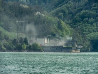 Stime di 3 morti, 5 feriti e 4 dispersi (VIDEO)