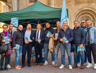 Tagli alla polizia di Reggio, il Siulp protesta in piazza (con il sostegno di Tarquini)