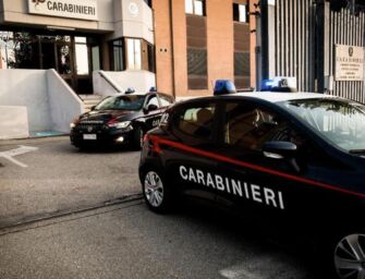Sacerdote accoltellato a Modena, fermato l’aggressore: ha 29 anni e problemi psichici