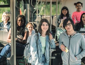 Confermati gli abbonamenti gratuiti per studenti su bus e treni regionali
