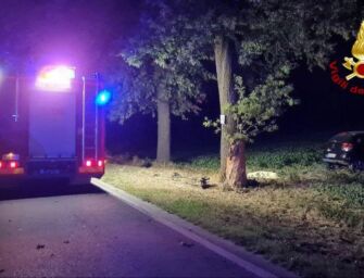 Schianto in auto, 26enne muore nel Modenese