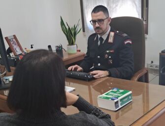 Gattatico. Perseguita l’ex fidanzata: divieto di avvicinamento e braccialetto a 24enne