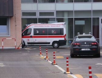 Gravissimo incidente a Ghiardo di Bibbiano: scontro tra auto e scooter, morto un uomo di 65 anni