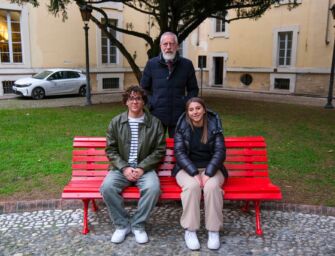 No alla violenza contro le donne: 10 panchine rosse all’Università di Parma