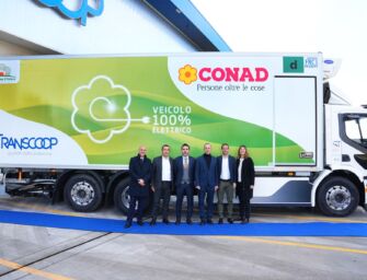 Reggio. Transcoop e Conad Centro Nord presentano il primo camion elettrico