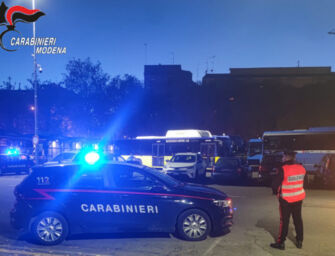 Modena. Maxi-rissa fra giovanissimi: accoltellato 19enne in stazione