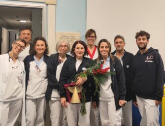 Neonato in arresto cardiaco per strada a Scandiano, infermiera lo salva