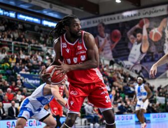 La Pallacanestro Reggiana sbanca Sassari, quinta vittoria di fila (72-79)