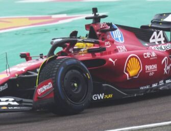 Per Hamilton esordio in Ferrari, a Fiorano una folla di tifosi