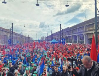 A Reggio migliaia di metalmeccanici in sciopero per il rinnovo del contratto