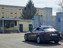 Sant’Ilario, distrugge casa e scaglia una sedia contro la moglie: arrestato