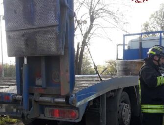 Tragedia a Scandiano: donna di 49 anni investita e uccisa da un camion in manovra