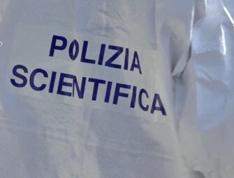 Parma, trovati resti ignoti in un parco: prima l’ipotesi del feto umano, ora la pista animale