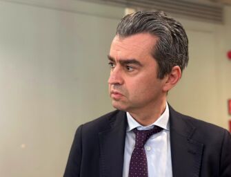 Scoppia il caso Max Mara a Reggio, Fratelli d’Italia all’attacco: “Il sindaco Massari si dimetta”