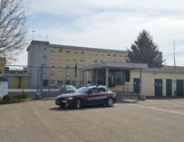 Carcere Reggio, ispettore ferito all’addome da un detenuto con un’arma rudimentale