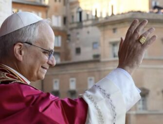 Chi è Robert F. Prevost: 69 anni, statunitense, agostiniano, parla cinque lingue