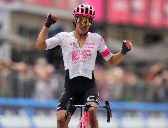 Giro d’Italia, a Castelnovo ne’ Monti vince Carapaz. Del Toro mantiene la maglia rosa