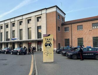 Reggio, fermato nel piazzale della stazione con un coltello: denunciato