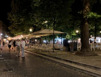 Far west in piazza Fontanesi a Reggio, esposto degli esercenti a sindaco, prefetto e questore