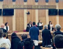 Processo Bibbiano, i giudici: “Il clamore mediatico ha travolto bambini, famiglie e imputati”