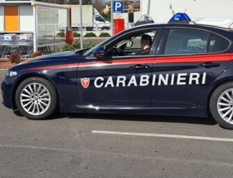 Bibbiano. Asportano 8.000 euro dalla cassaforte di un supermercato: denunciati due minori