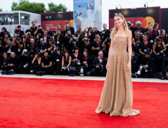 La moda reggiana conquista il Lido: Emanuela Fanelli in Max Mara al Festival del cinema di Venezia