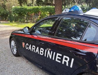 Correggio. Spaccia cocaina per anni, a chi non paga minacce e botte: arrestato